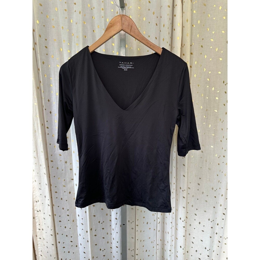 Tahari Modern Essentials Silky Stretchy V Neck Quarter Sleeve Basic Top M